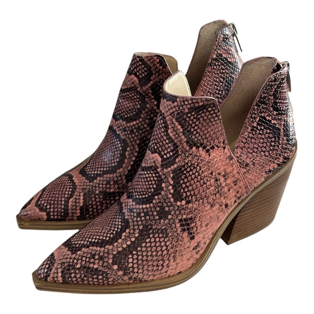 Vince Camuto Women's Gigietta Bootie Pink Black Snake Print Size 8.5M